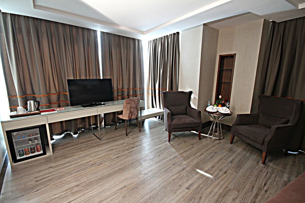 B Business Hotel & Spa Antália Exterior foto