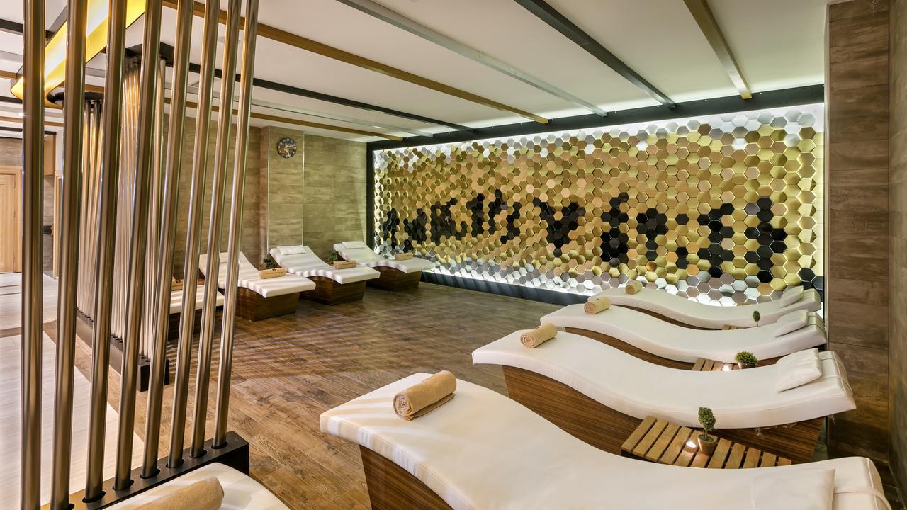 B Business Hotel & Spa Antália Exterior foto